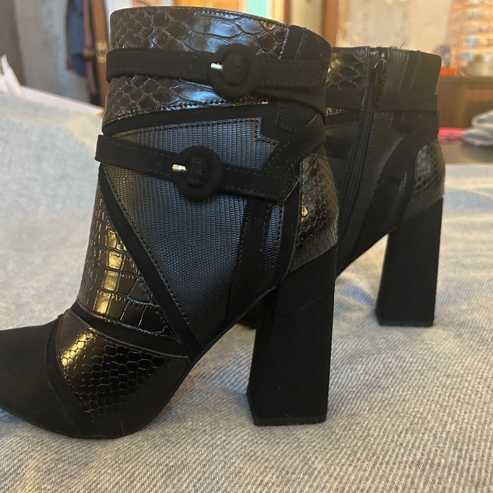 Hot Rock&Roll JustFab Black Booties